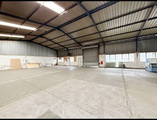 1,256M² WAREHOUSE TO LET IN WADEVILLE